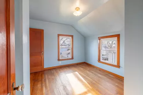 1069 Greenview Ave, Des Plaines, IL 60016 photo 25