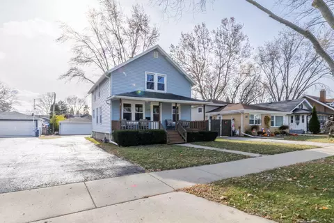 1069 Greenview Ave, Des Plaines, IL 60016 photo 2