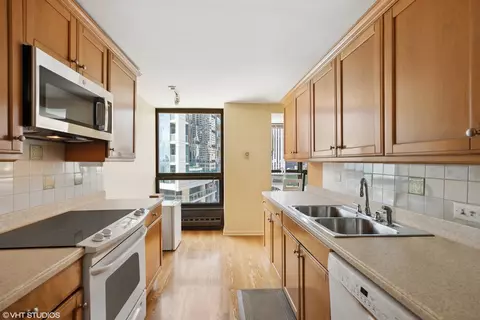 360 E Randolph St #705, Chicago, IL 60601 photo 9