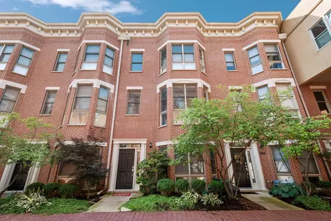 1725 W Belmont Ave #C, Chicago, IL 60657