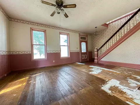 106 S Main St, Seneca, IL 61360 photo 2