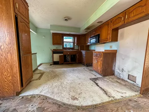 106 S Main St, Seneca, IL 61360 photo 9