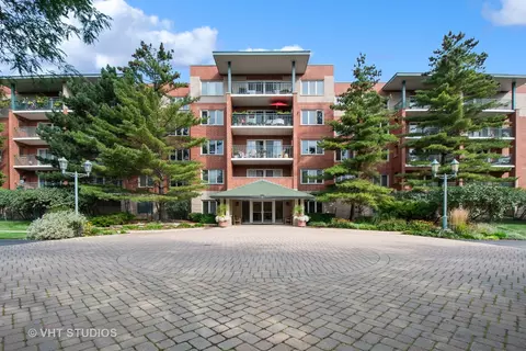 3940 W Bryn Mawr Ave #304, Chicago, IL 60659