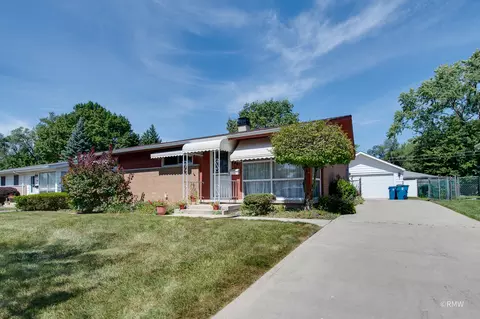248 E Normandy Dr, Addison, IL 60101