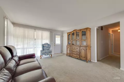 248 E Normandy Dr, Addison, IL 60101 photo 5