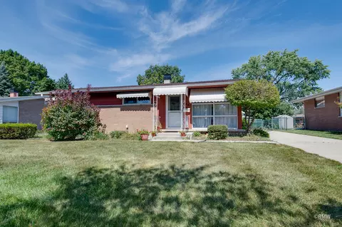 248 E Normandy Dr, Addison, IL 60101 photo 2