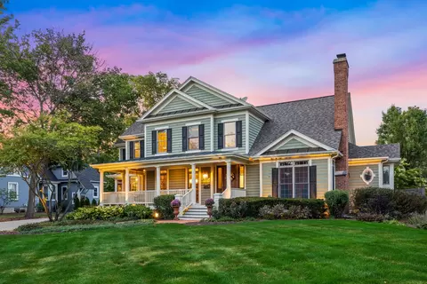 1707 E Forest Ave, Wheaton, IL 60187