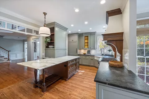 1707 E Forest Ave, Wheaton, IL 60187 photo 9