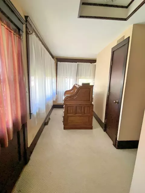 650 Ludlow Ave, Elgin, IL 60120 photo 9