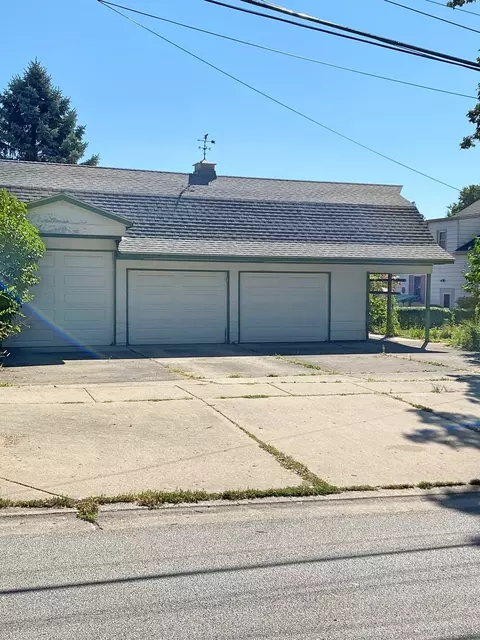 650 Ludlow Ave, Elgin, IL 60120 photo 2