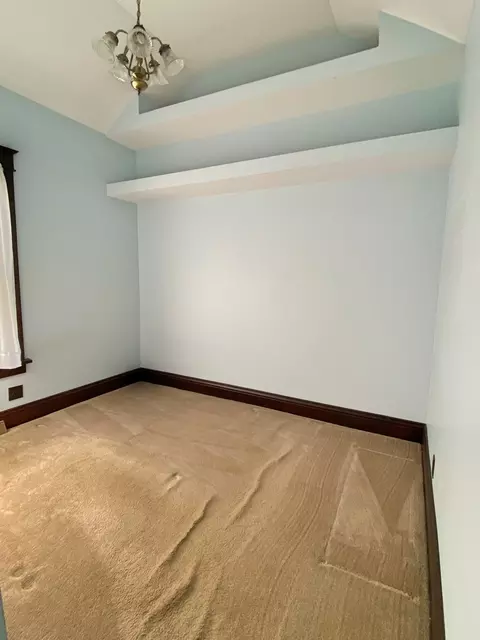 650 Ludlow Ave, Elgin, IL 60120 photo 8