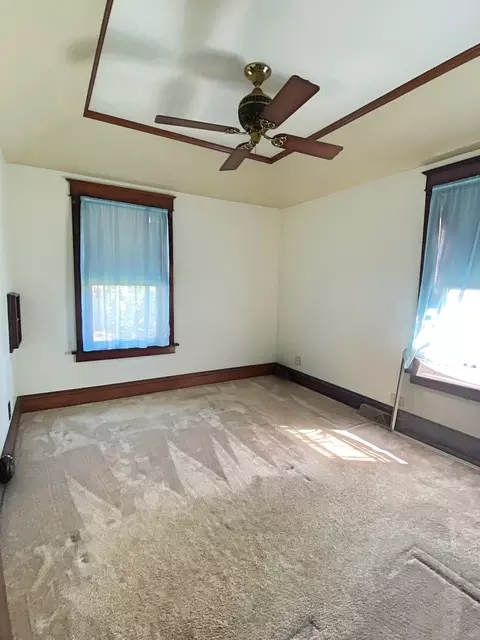 650 Ludlow Ave, Elgin, IL 60120 photo 7