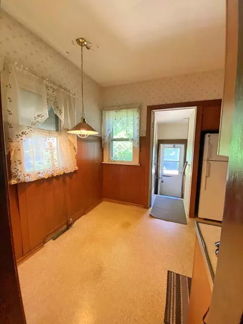 650 Ludlow Ave, Elgin, IL 60120 photo 11