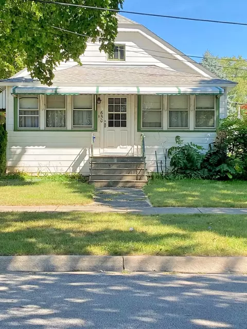 650 Ludlow Ave, Elgin, IL 60120