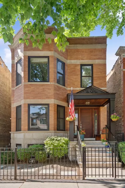 1925 W Grace St, Chicago, IL 60613