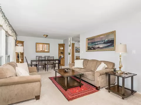 784 Buckingham Ct, Hoffman Estates, IL 60169 photo 4