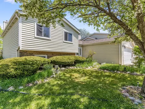 784 Buckingham Ct, Hoffman Estates, IL 60169