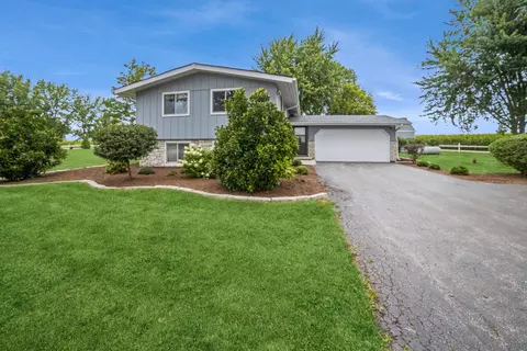 11 N941 Burlington Rd, Hampshire, IL 60140