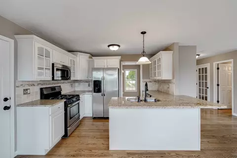 2405 Heather Ridge Dr, Normal, IL 61761 photo 12