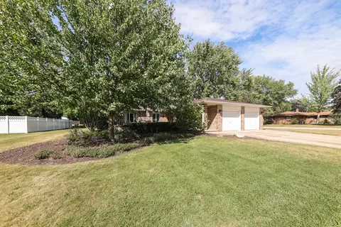 1816 Pamela Ct, Morris, IL 60450