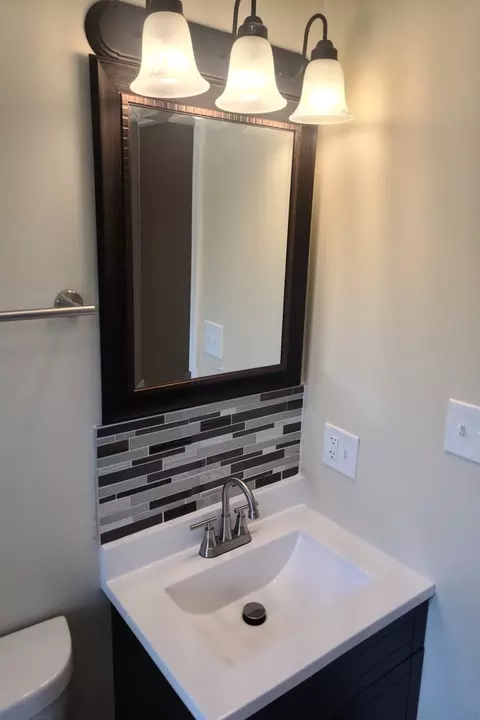 725 E 105th Pl, Chicago, IL 60628 photo 10