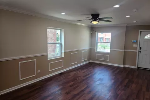 725 E 105th Pl, Chicago, IL 60628 photo 2