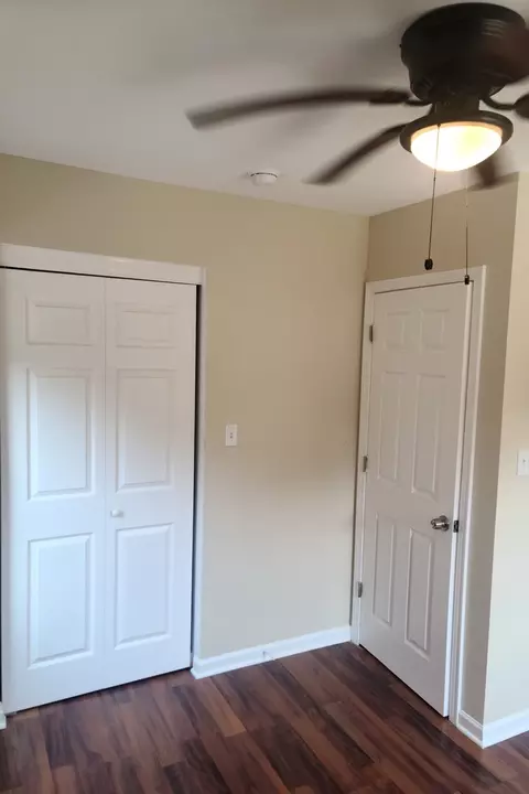 725 E 105th Pl, Chicago, IL 60628 photo 9