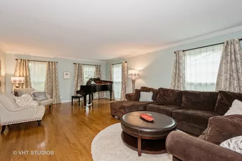 2702 Mill Creek Ln, Rolling Meadows, IL 60008 photo 4