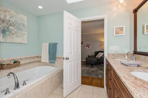 2702 Mill Creek Ln, Rolling Meadows, IL 60008 photo 17
