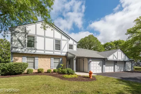 2131 Lancaster Cir #202A, Naperville, IL 60565