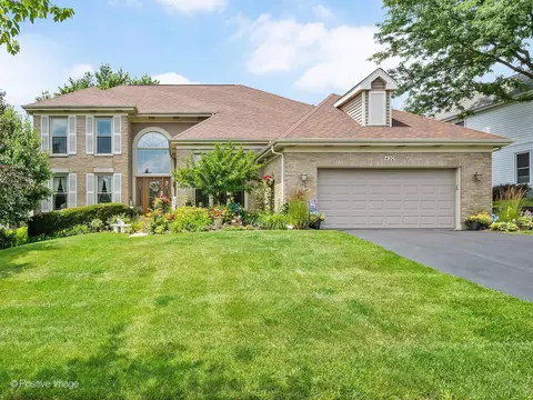 420 Fieldcrest Dr, Algonquin, IL 60102
