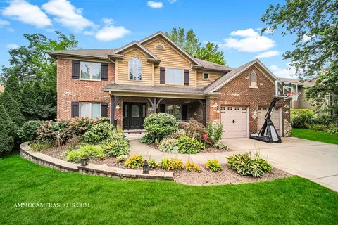 775 Marston Ave, Glen Ellyn, IL 60137
