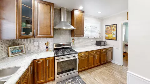 758 E Algonquin Rd, Des Plaines, IL 60016 photo 9