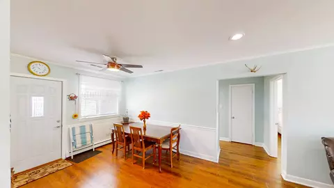 758 E Algonquin Rd, Des Plaines, IL 60016 photo 7