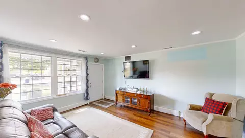 758 E Algonquin Rd, Des Plaines, IL 60016 photo 6