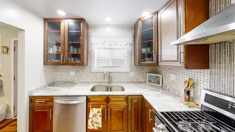 758 E Algonquin Rd, Des Plaines, IL 60016 photo 11