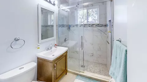 758 E Algonquin Rd, Des Plaines, IL 60016 photo 17