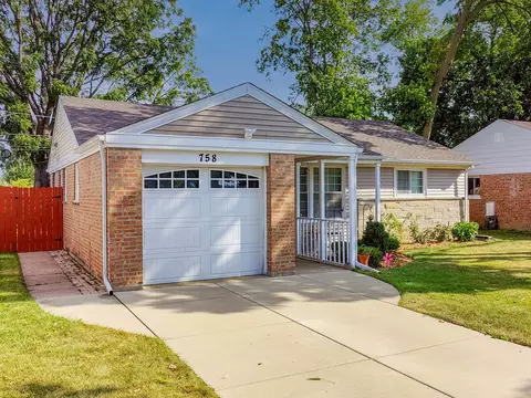 758 E Algonquin Rd, Des Plaines, IL 60016