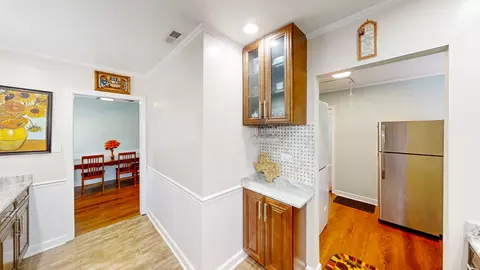 758 E Algonquin Rd, Des Plaines, IL 60016 photo 12