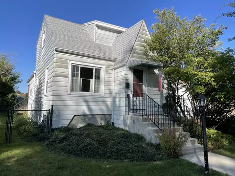 4542 Pulaski Ave, Lyons, IL 60534