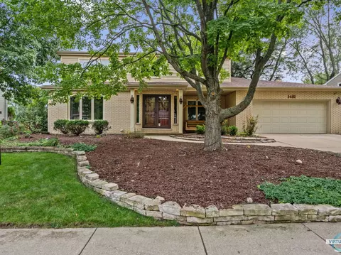 1481 Arrow Wood Ln, Downers Grove, IL 60515