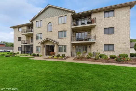 6650 183rd St #1C, Tinley Park, IL 60477