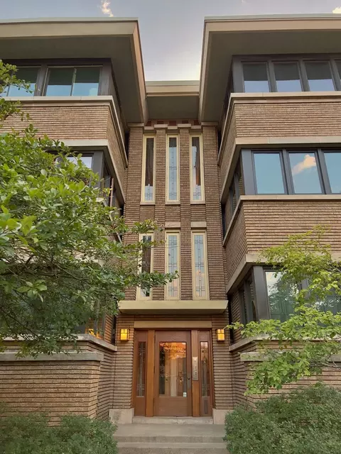 177 Linden Ave #2, Oak Park, IL 60302
