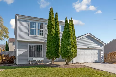 2102 Aberdeen Dr, Carpentersville, IL 60110