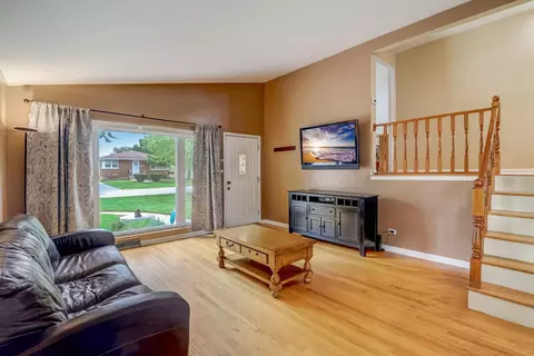 545 High Ridge Rd, Hillside, IL 60162 photo 2