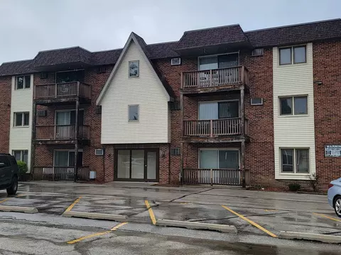 6645 172nd St #2B, Tinley Park, IL 60477