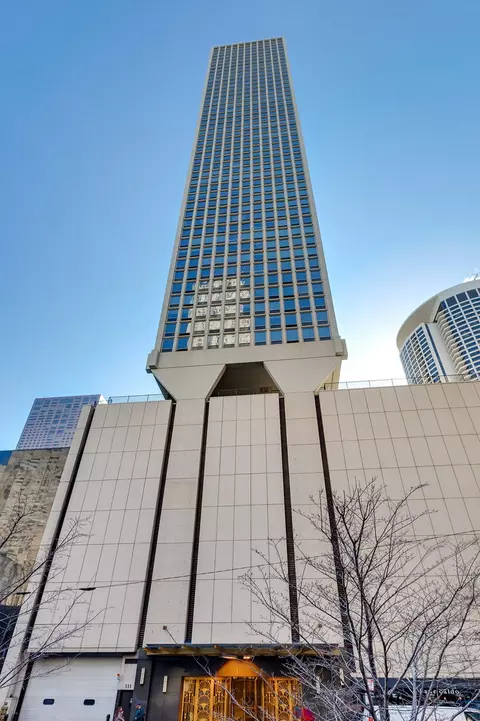 111 E Chestnut St #40F, Chicago, IL 60611