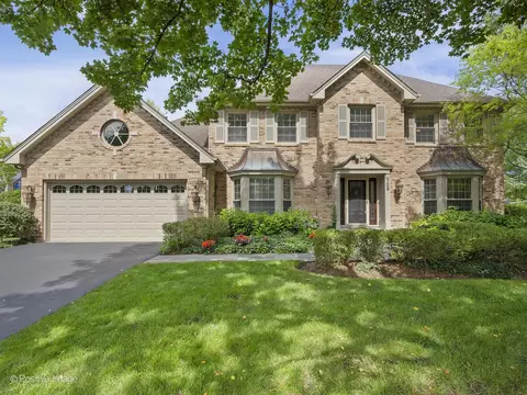 729 Buckingham Ct, Wheaton, IL 60189