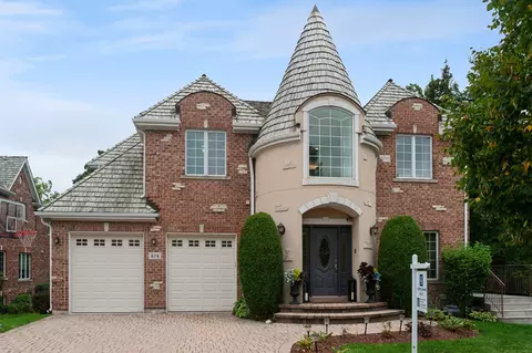 874 Writer Ct, Vernon Hills, IL 60061