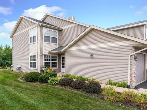 114 Penny Ln #114, Sycamore, IL 60178